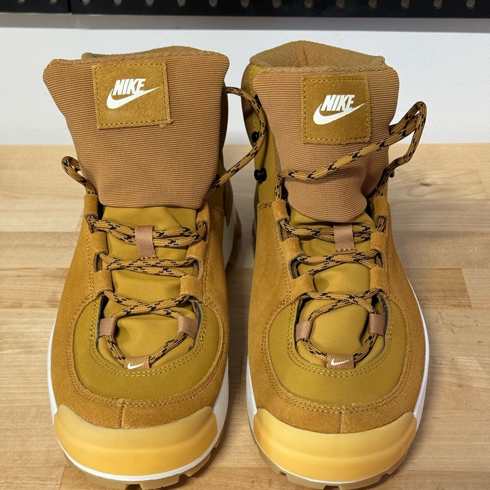 Nike City Classic Boot Wheat/Sail-Black DQ5601-710‎ US Size 9.5 Extra Laces